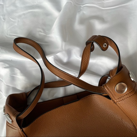 Zara Basic Tote - Picture 6 of 6